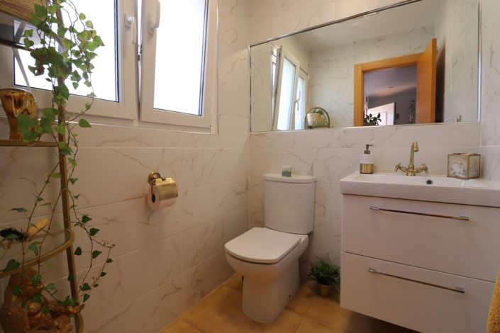 Image No.10-3 Bed Townhouse for sale