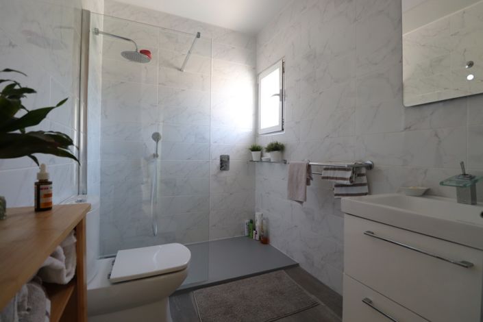 Image No.16-3 Bed Townhouse for sale