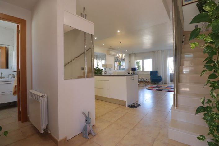 Image No.5-3 Bed Townhouse for sale