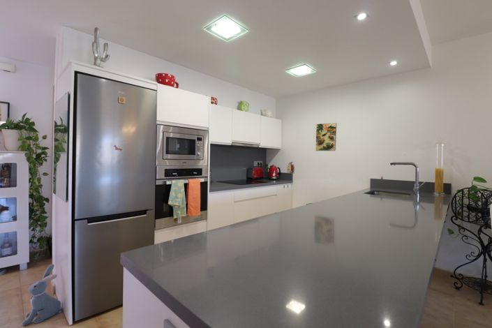 Image No.8-3 Bed Townhouse for sale