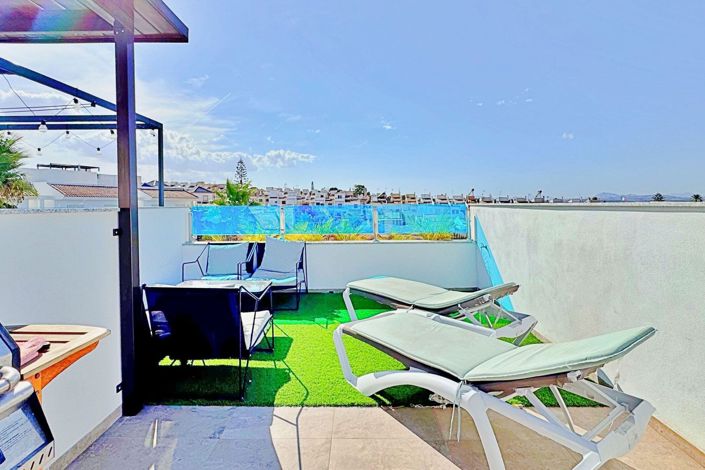 Image No.29-3 Bed Townhouse for sale