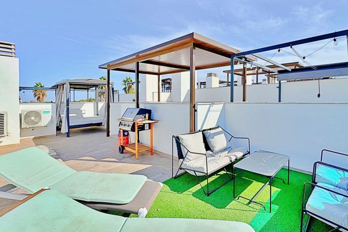 Image No.30-3 Bed Townhouse for sale