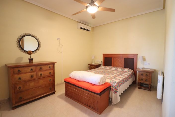 Image No.15-3 Bed Property for sale