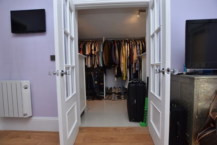 Image No.22-6 Bed Property for sale