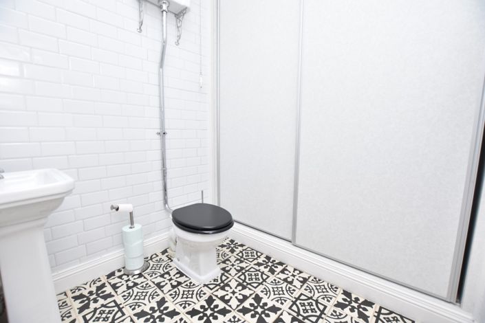 Image No.35-6 Bed Property for sale