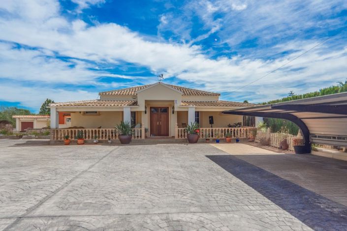 Image No.6-6 Bed Property for sale