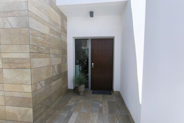 Image No.8-3 Bed Villa for sale