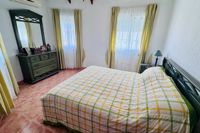 Image No.17-3 Bed Villa for sale