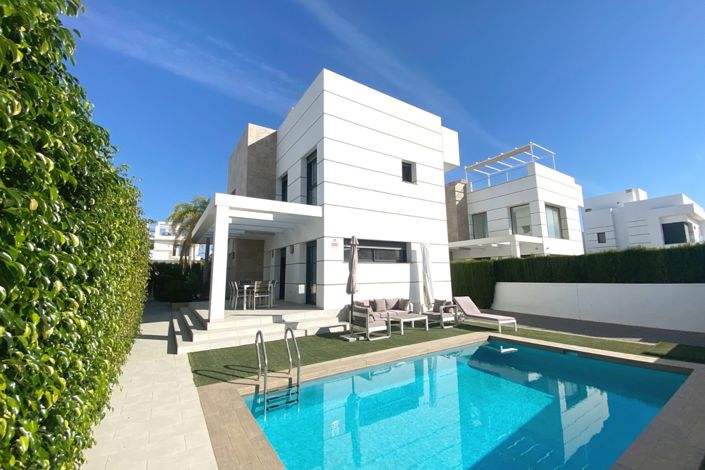 Image No.1-3 Bed Villa for sale