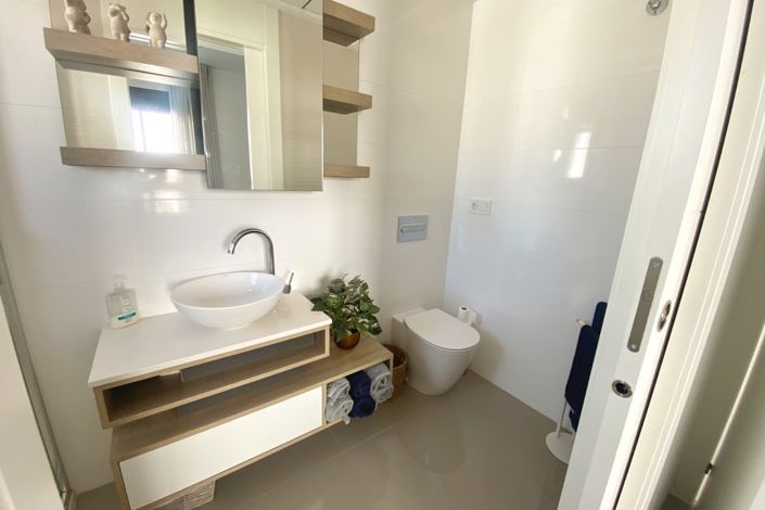 Image No.17-3 Bed Villa for sale