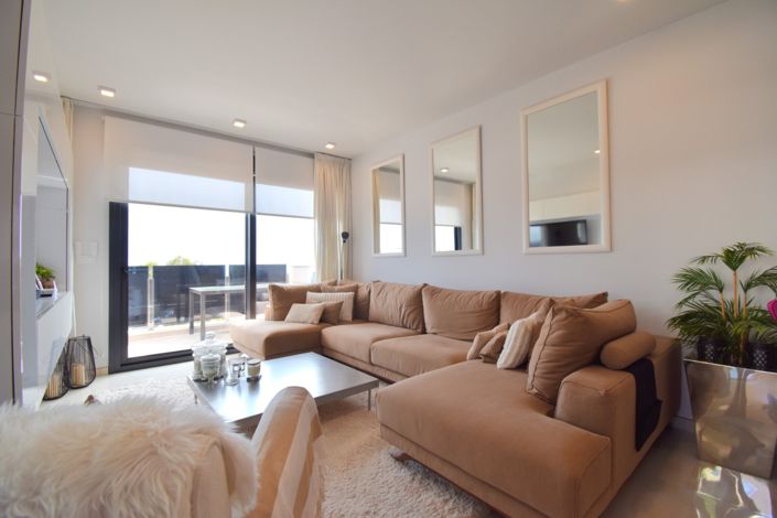 Image No.3-3 Bed Property for sale