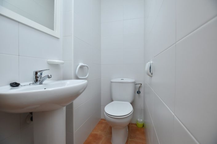 Image No.10-2 Bed Property for sale