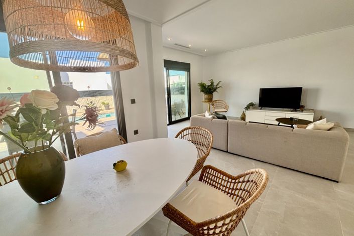 Image No.12-2 Bed Villa for sale