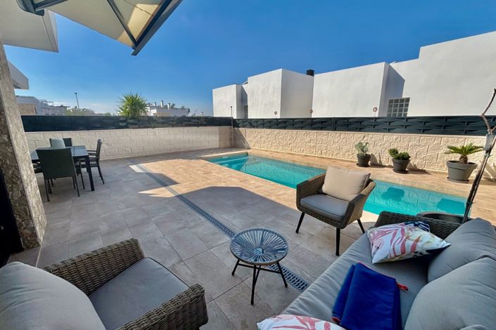 Image No.3-2 Bed Villa for sale