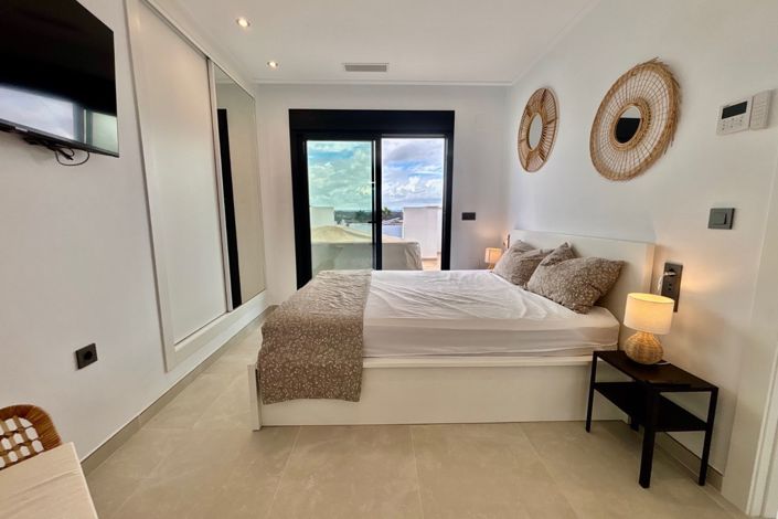 Image No.5-2 Bed Villa for sale