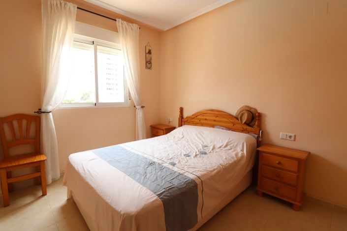 Image No.7-2 Bed Property for sale