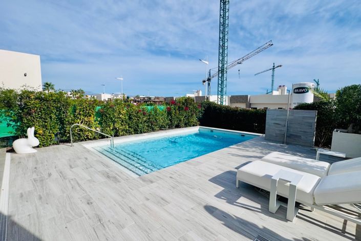 Image No.20-2 Bed Villa for sale