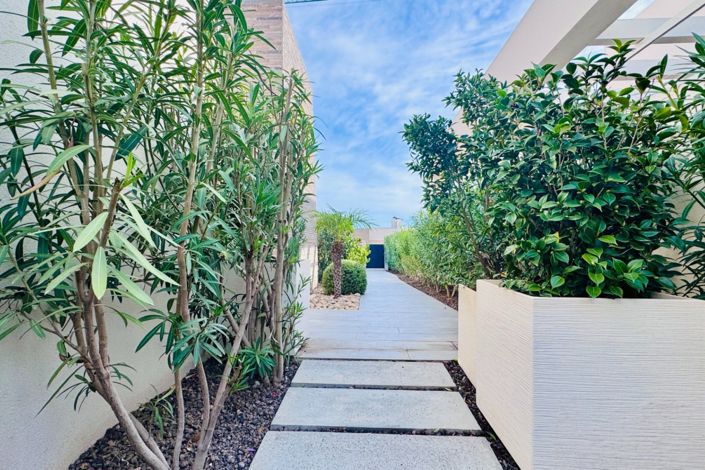 Image No.35-2 Bed Villa for sale