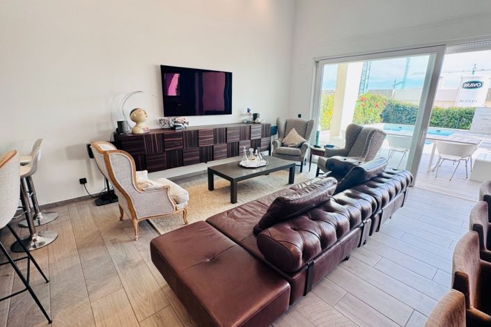 Image No.4-2 Bed Villa for sale