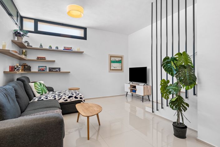 Image No.21-3 Bed Property for sale