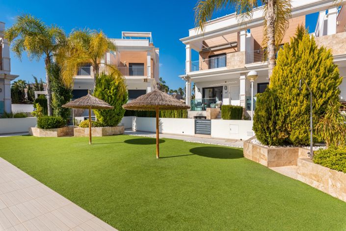 Image No.44-3 Bed Property for sale