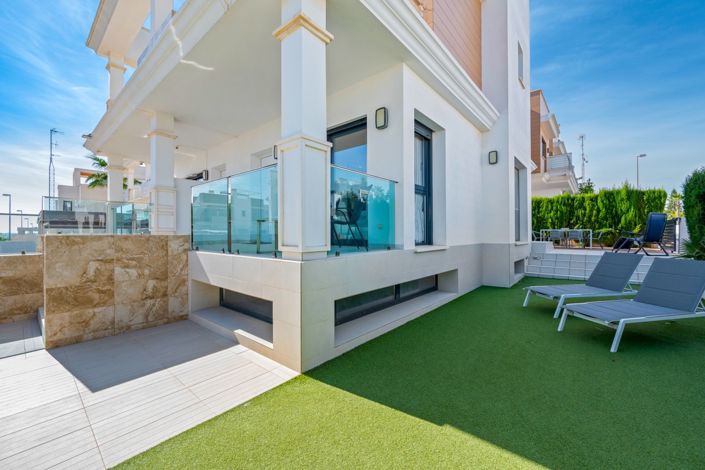 Image No.6-3 Bed Property for sale