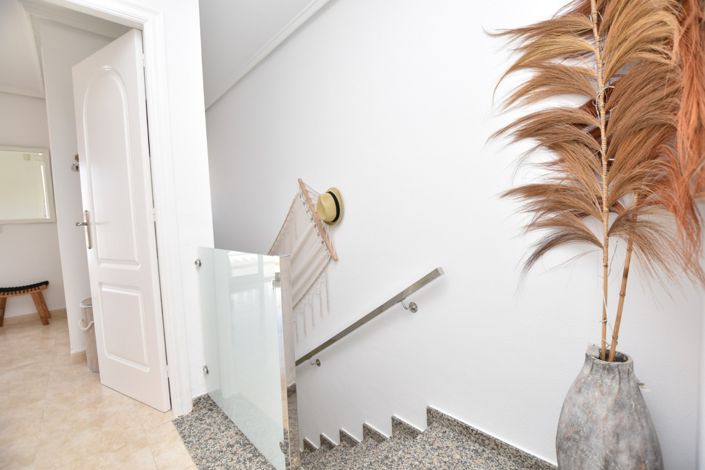 Image No.18-2 Bed Townhouse for sale