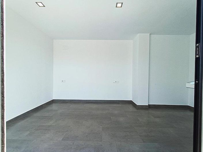 Image No.15-2 Bed Apartment for sale