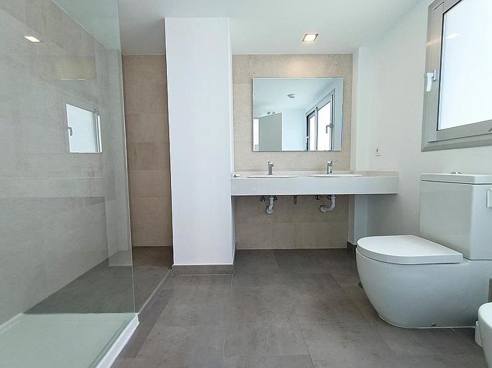 Image No.17-2 Bed Apartment for sale