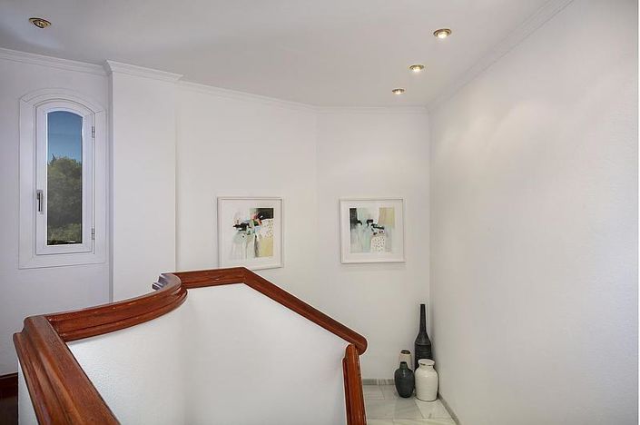 Image No.13-3 Bed Apartment for sale