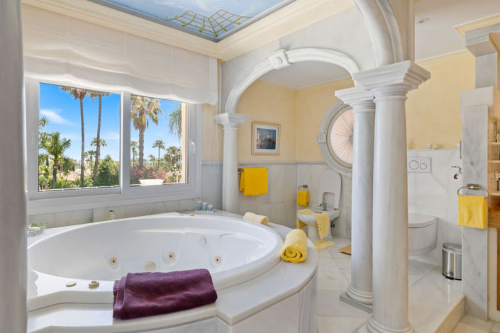 Image No.18-6 Bed Villa for sale