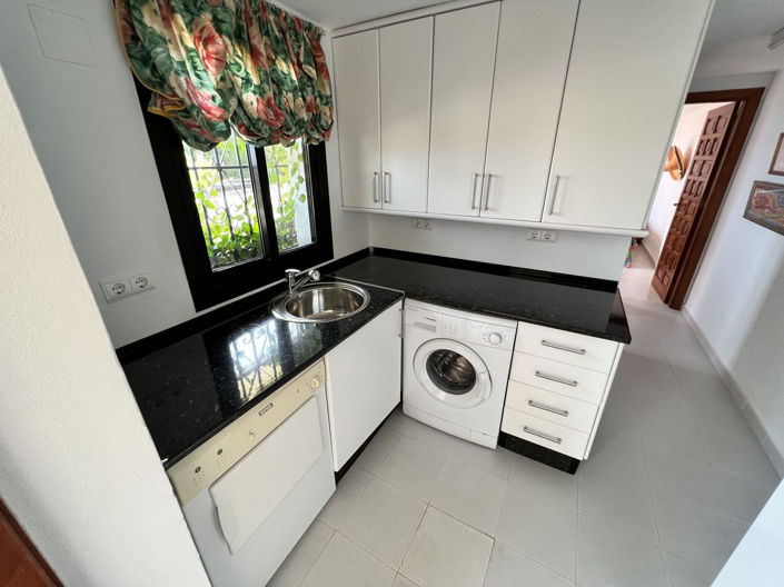 Image No.40-4 Bed Villa for sale