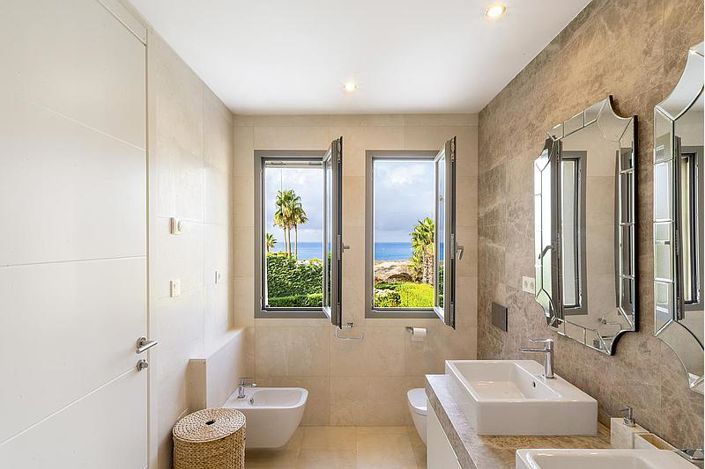 Image No.13-5 Bed Villa for sale