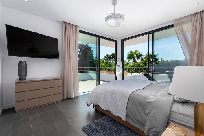 Image No.10-4 Bed Villa for sale