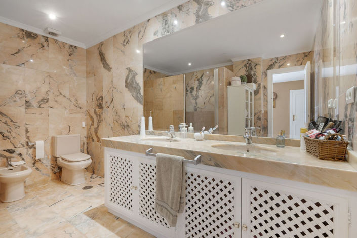 Image No.15-3 Bed Apartment for sale