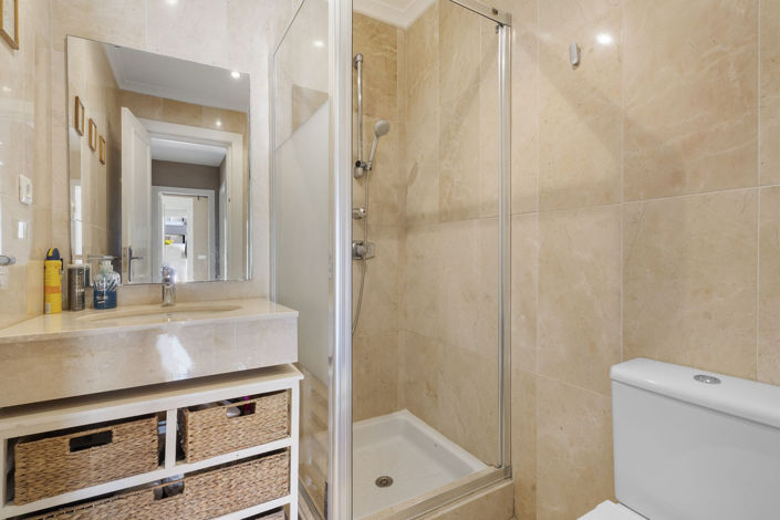 Image No.18-3 Bed Apartment for sale