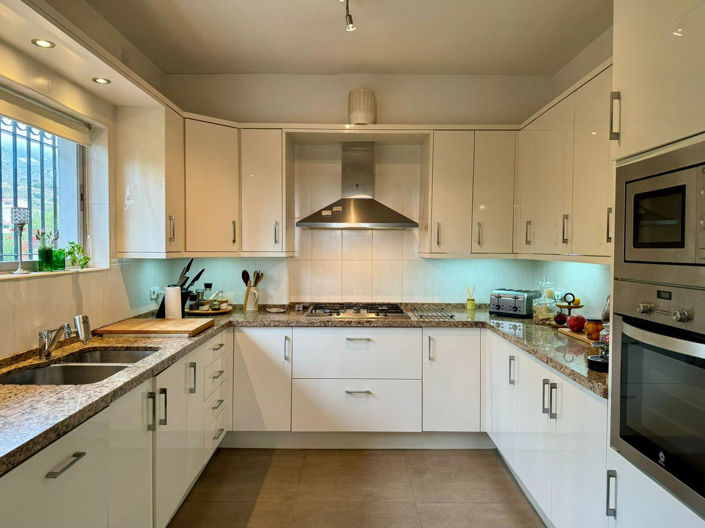 Image No.8-5 Bed Villa for sale