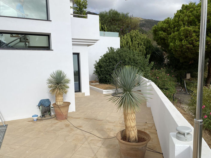 Image No.29-3 Bed Villa for sale