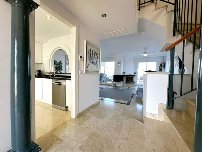 Image No.11-3 Bed Property for sale