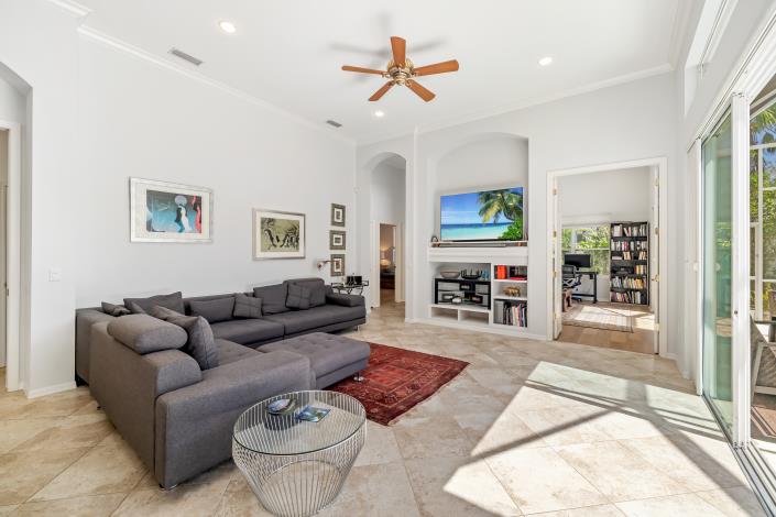 Image No.25-4 Bed House for sale