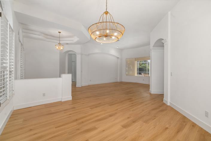 Image No.34-4 Bed House for sale