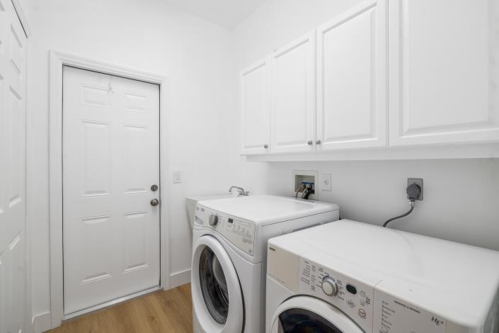 Image No.56-4 Bed House for sale