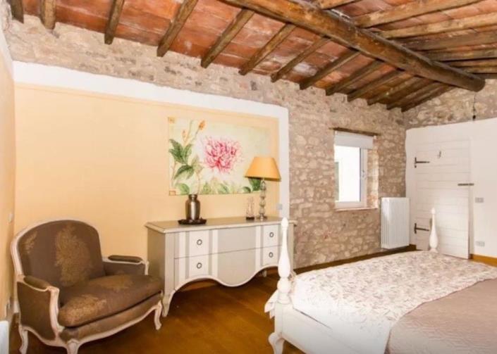 Image No.8-3 Bed House for sale