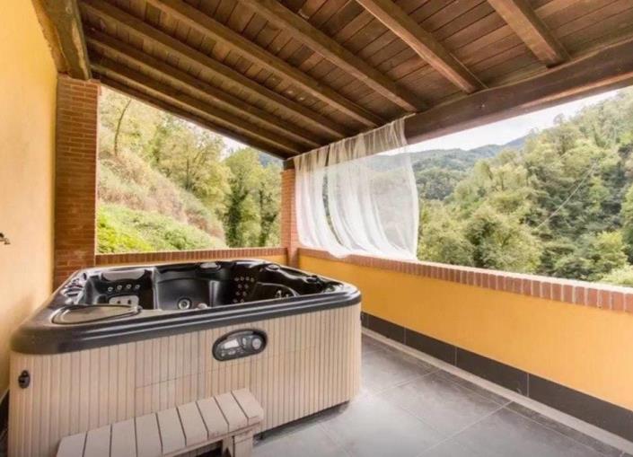 Image No.18-3 Bed House for sale