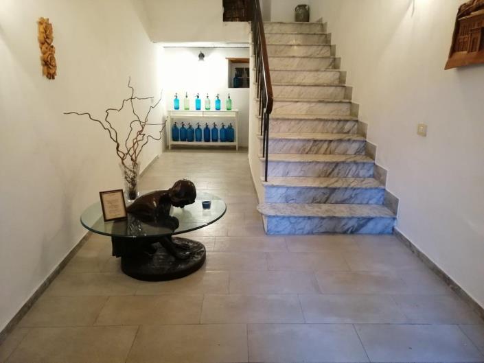 Image No.17-5 Bed House for sale