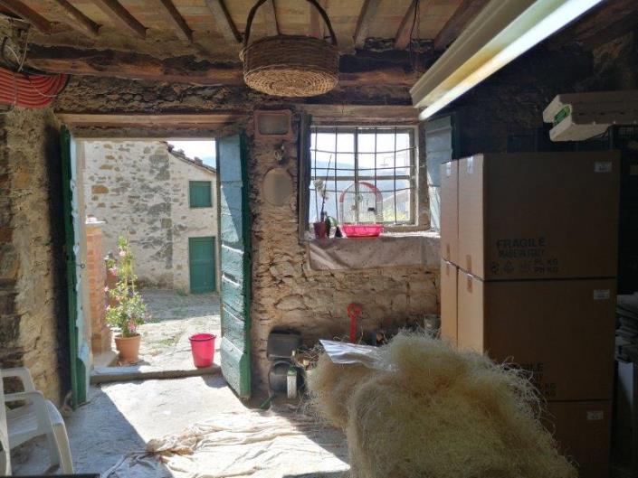 Image No.2-6 Bed House for sale