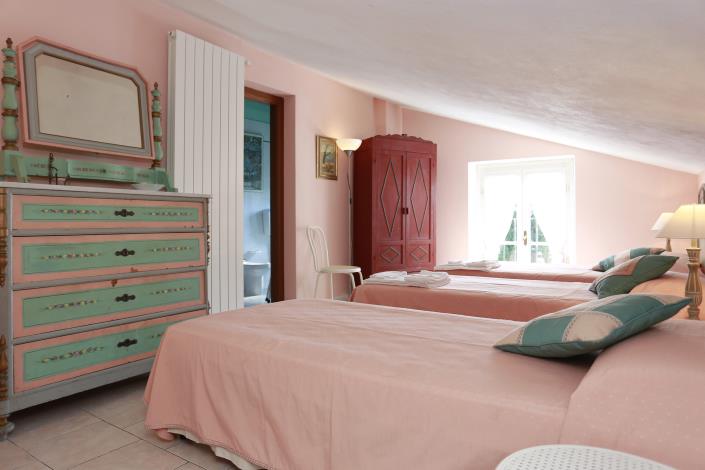 Image No.16-6 Bed Country Property for sale