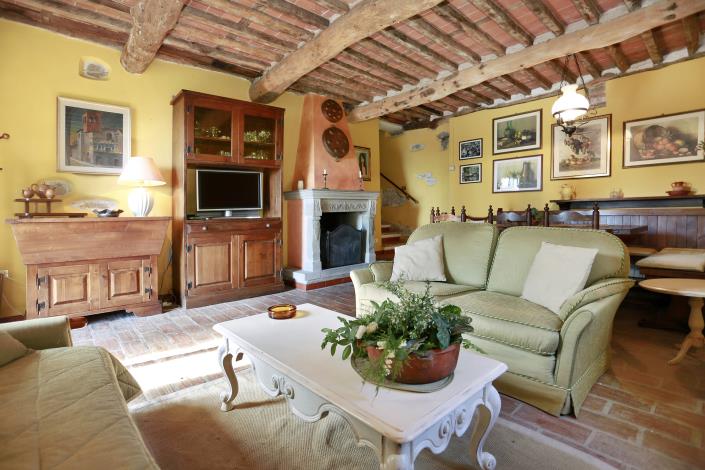 Image No.23-6 Bed Country Property for sale