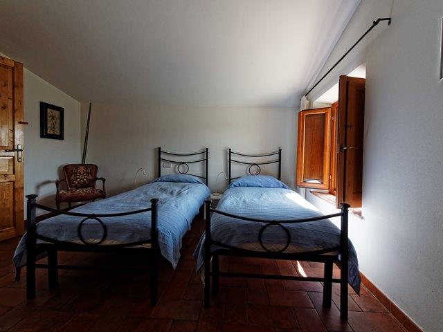 Image No.28-3 Bed House for sale