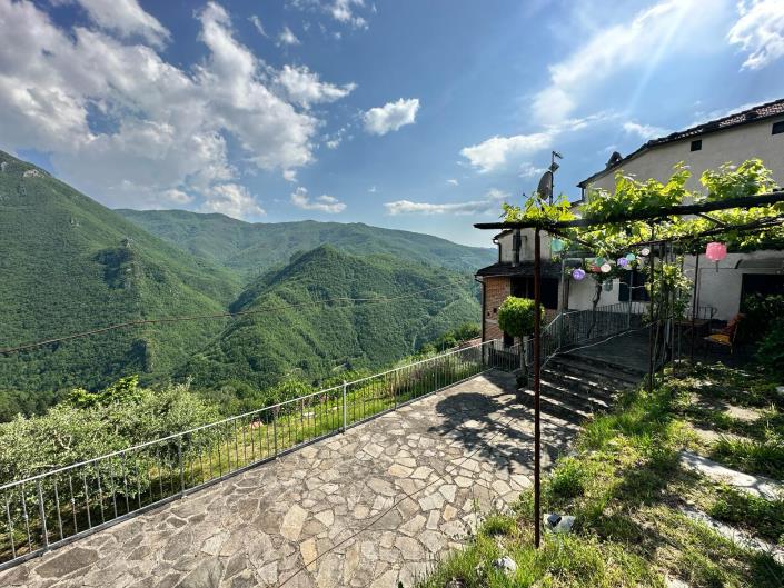 Image No.2-3 Bed House for sale